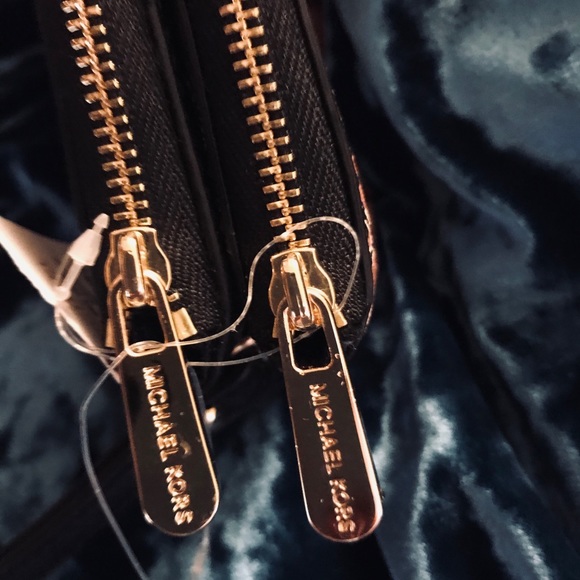 Michael Kors Wristlet - Picture 2 of 5